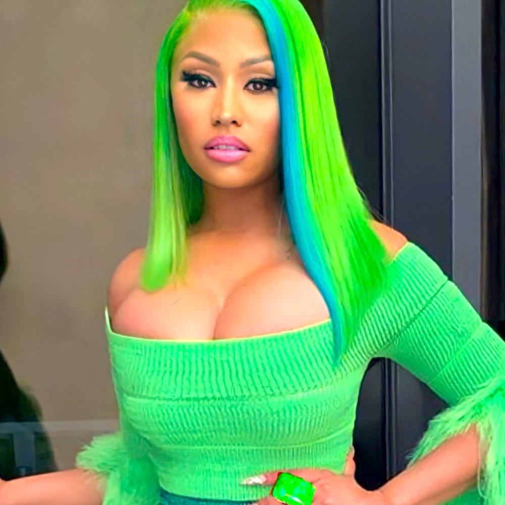 Pure Royston Green Turquoise, worn by beautiful women all over the world. - Picture 2 of 16